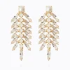 CAROLINE SVEDBOM ØREDOBBER FEATHER PEARL CRYSTAL
