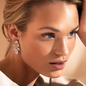CAROLINE SVEDBOM ØREDOBBER MINI DIONE CRYSTAL