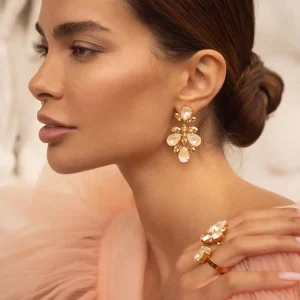 CAROLINE SVEDBOM ØREDOBBER SELENE IVORY CREAM DELITE