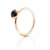 EFVA ATTLING RING LOVE BEAD RØKKVARTS GULL