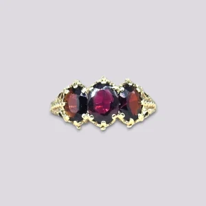 HELLMAN VINTAGE RING MED GRANATER
