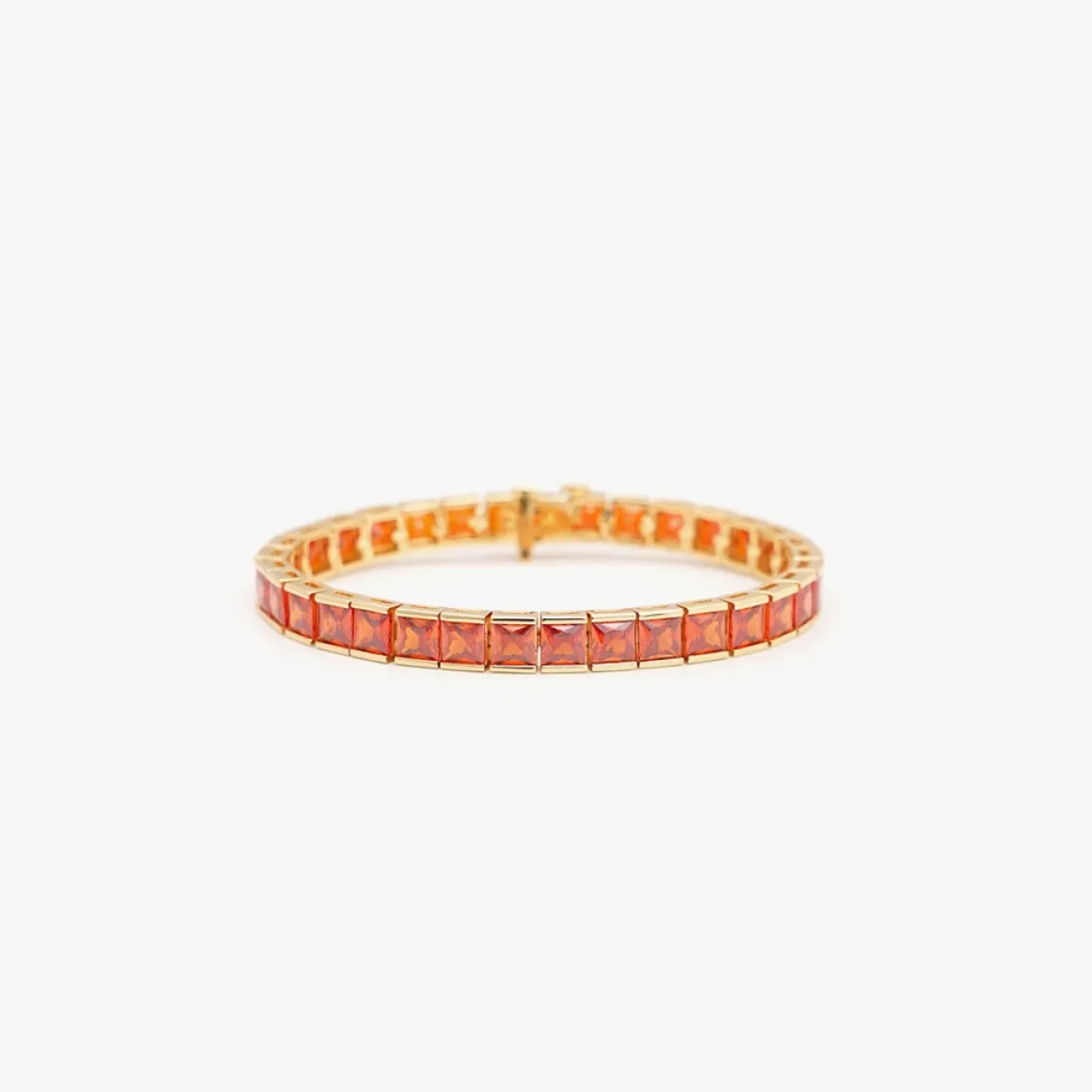 izabel_display_tennis_arm_0-5.webp IZABEL DISPLAY TENNIS ARMBÅND THICK SQUARE GOLDPLATED ORANGE