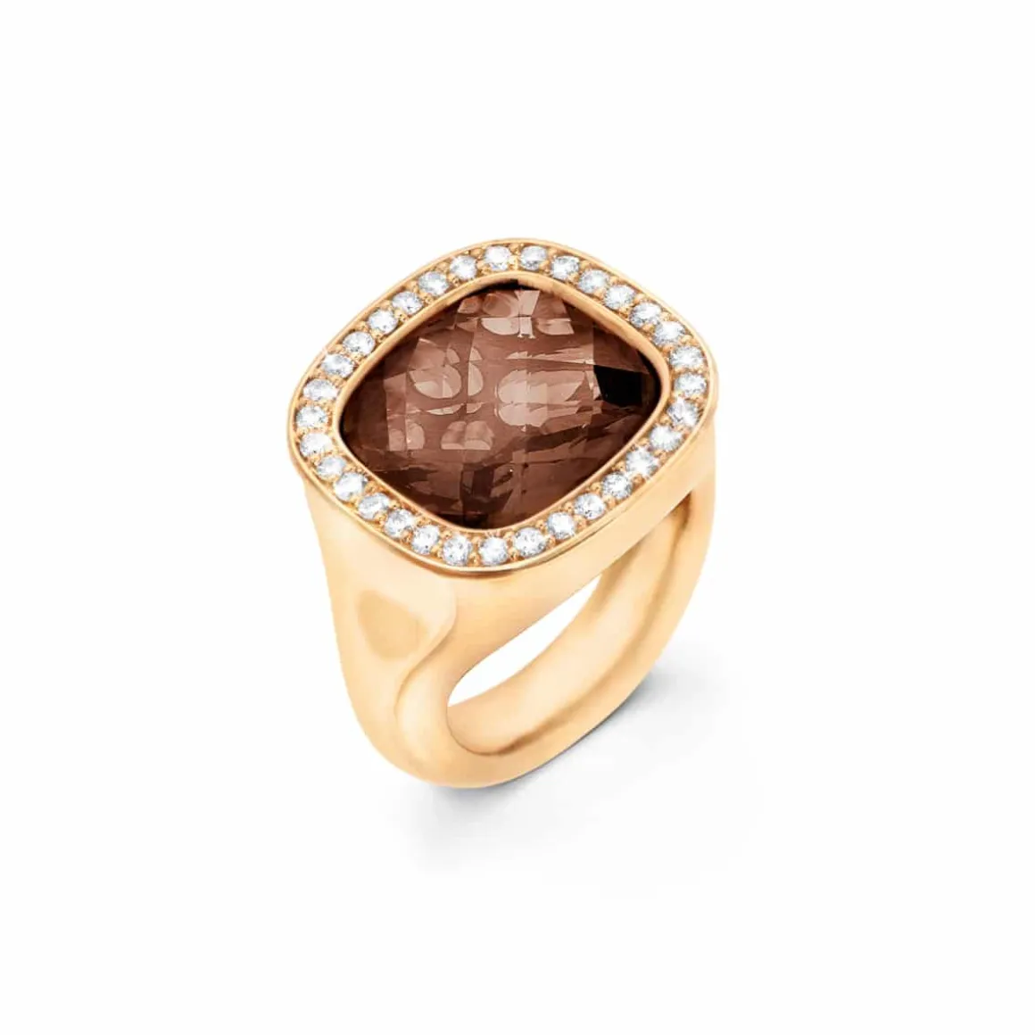 ole_lynggaard_ring_cushio_0.webp OLE LYNGGAARD RING CUSHION RØKKVARTS OG DIAMANTER
