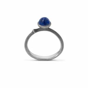 OLE LYNGGAARD RING LOTUS MINI LAPIS LAZULI SØLV