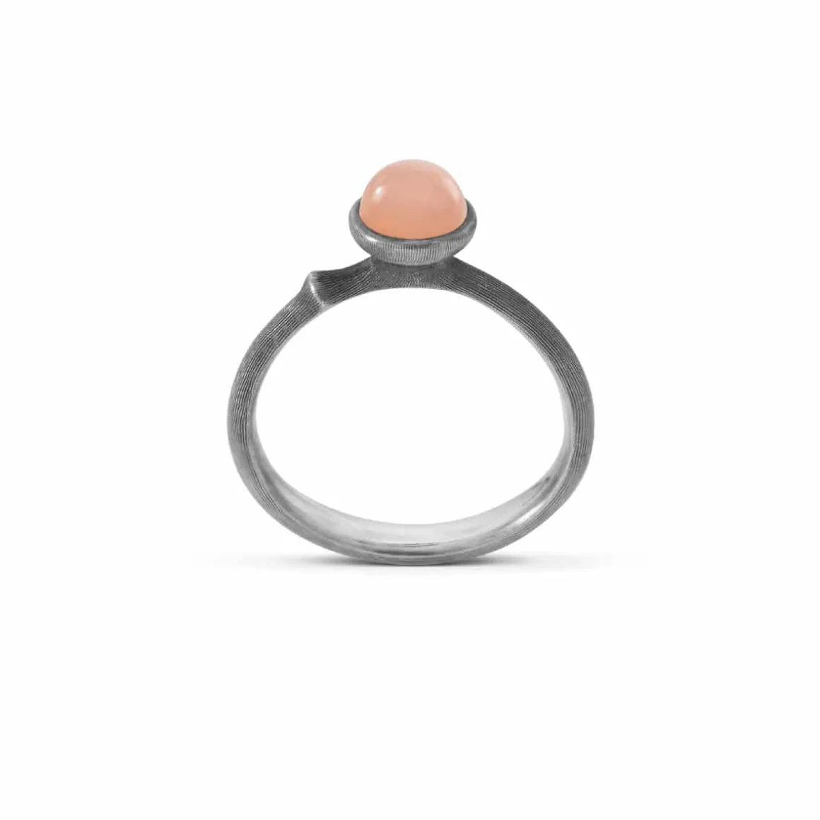 ole_lynggaard_ring_lotus__0-66.webp OLE LYNGGAARD RING LOTUS MINI BLUSH MÅNESTEN SØLV