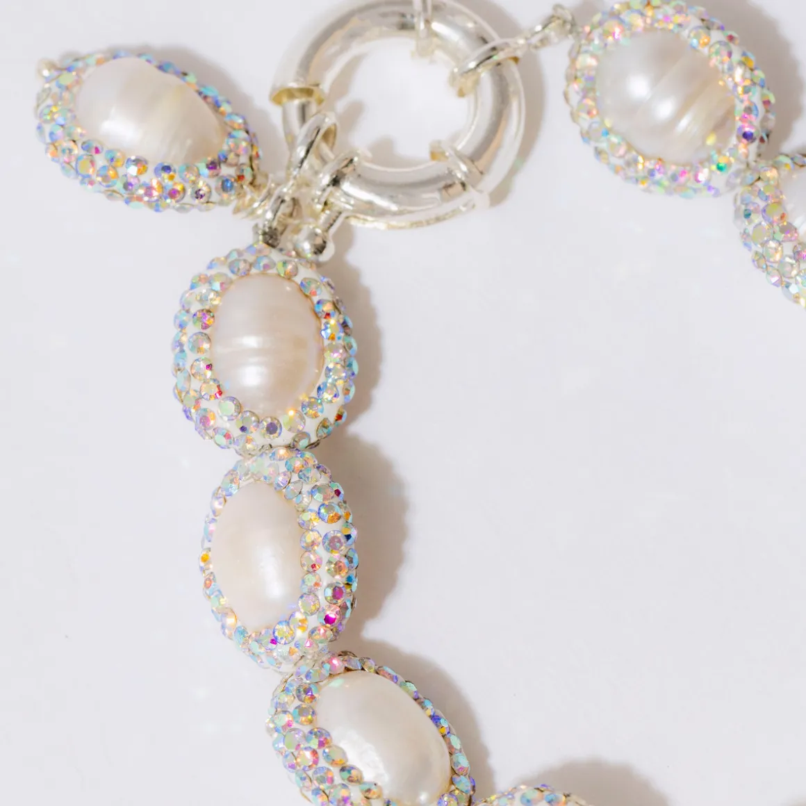 pearl_octopussy_armbnd_pe_0.webp PEARL OCTOPUSS.Y ARMBÅND PEARL DROP