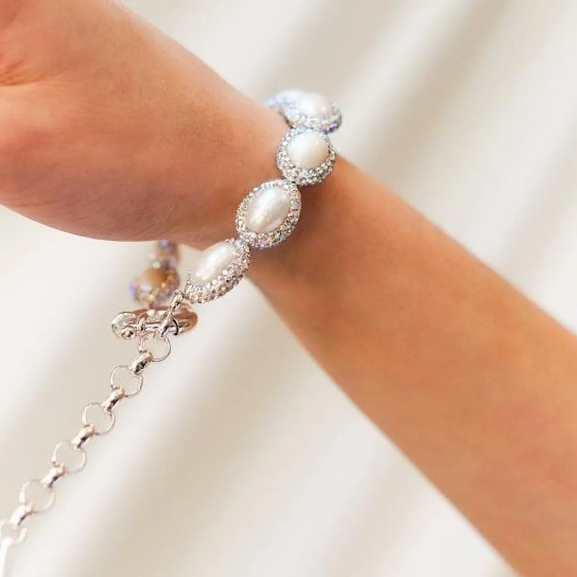 pearl_octopussy_armbnd_pe_1.webp PEARL OCTOPUSS.Y ARMBÅND PEARL DROP
