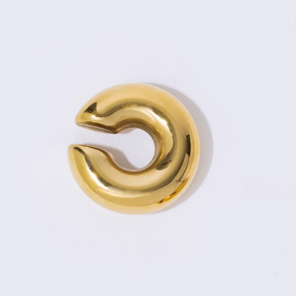 pearl_octopussy_eclipse_e_0.webp PEARL OCTOPUSS.Y ECLIPSE EARCUFF