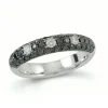 RING BLACK AND WHITE