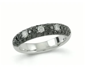 RING BLACK AND WHITE