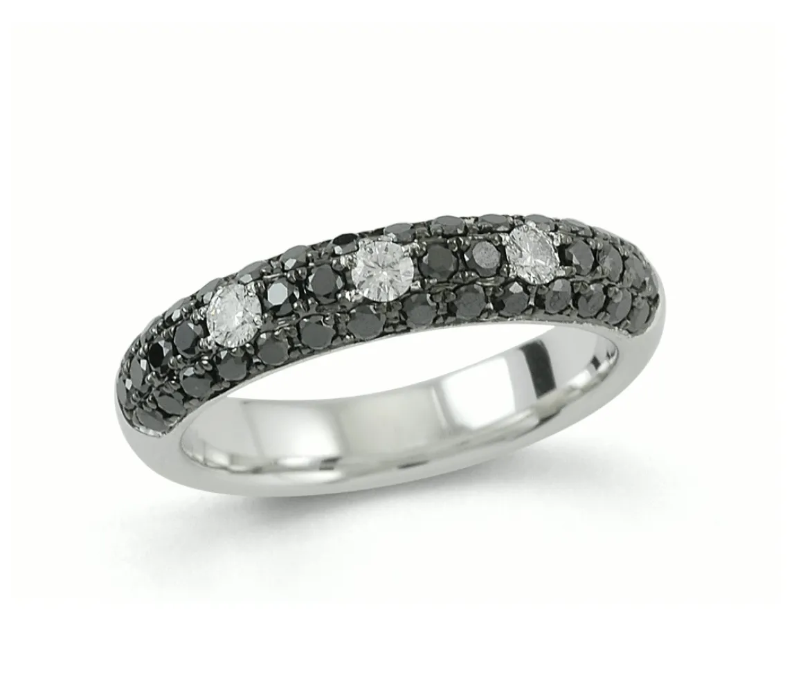 ring_black_and_white_0.webp RING BLACK AND WHITE