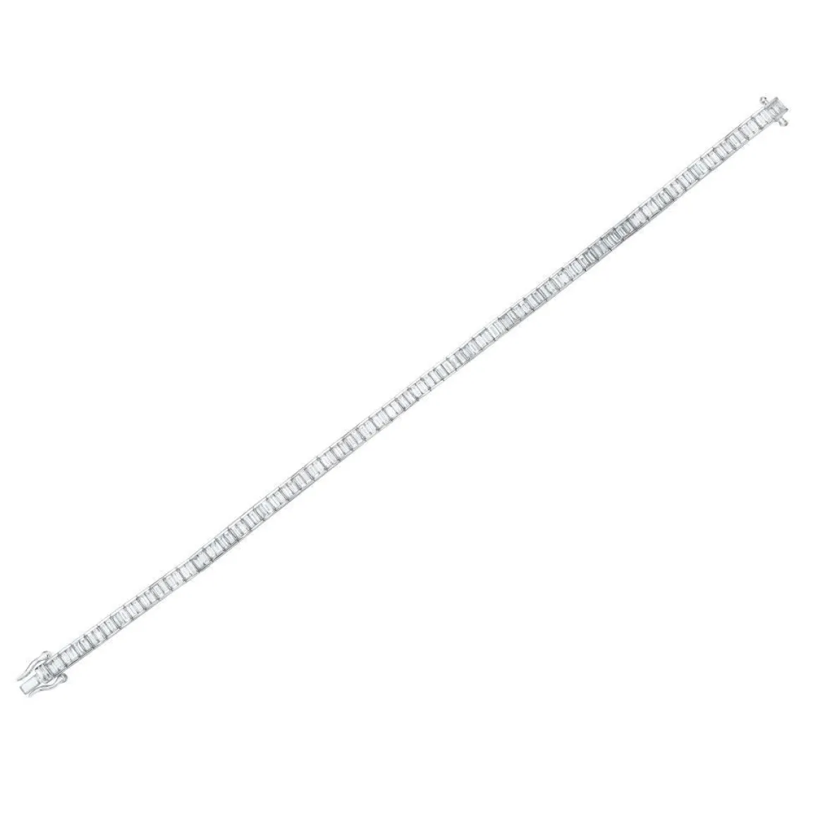 tennisarmbnd_hvittgull_me_2.webp TENNISARMBÅND HVITTGULL MED BAGUETTSLIPTE DIAMANTER 3,31CT