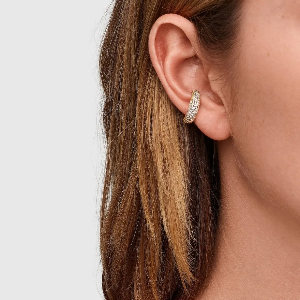 tom_wood_ear_cuff_thick_z_1.webp TOM WOOD EAR CUFF THICK ZIRKONIA FORGYLT