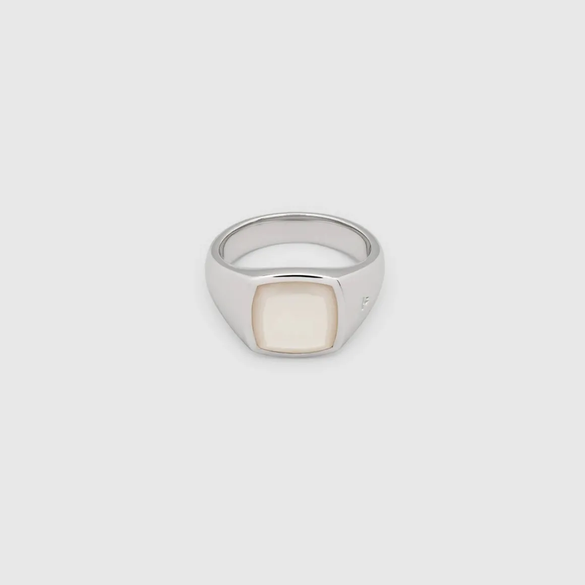 tom_wood_ring_kay_white_m_0.webp TOM WOOD RING KAY WHITE MOP
