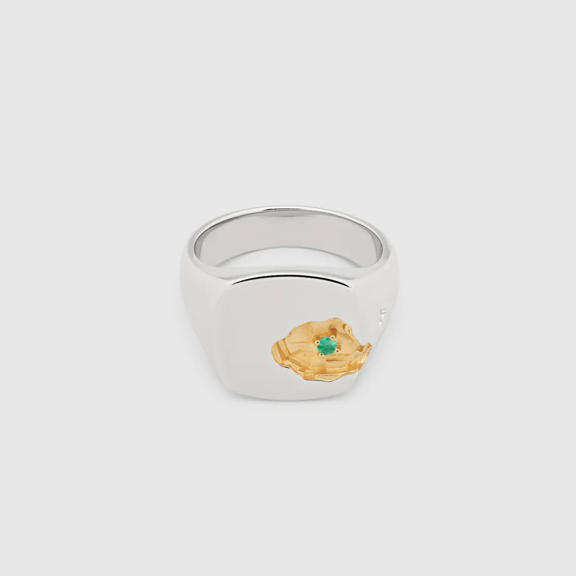 tom_wood_ring_mined_large_0.webp TOM WOOD RING MINED LARGE EMERALD