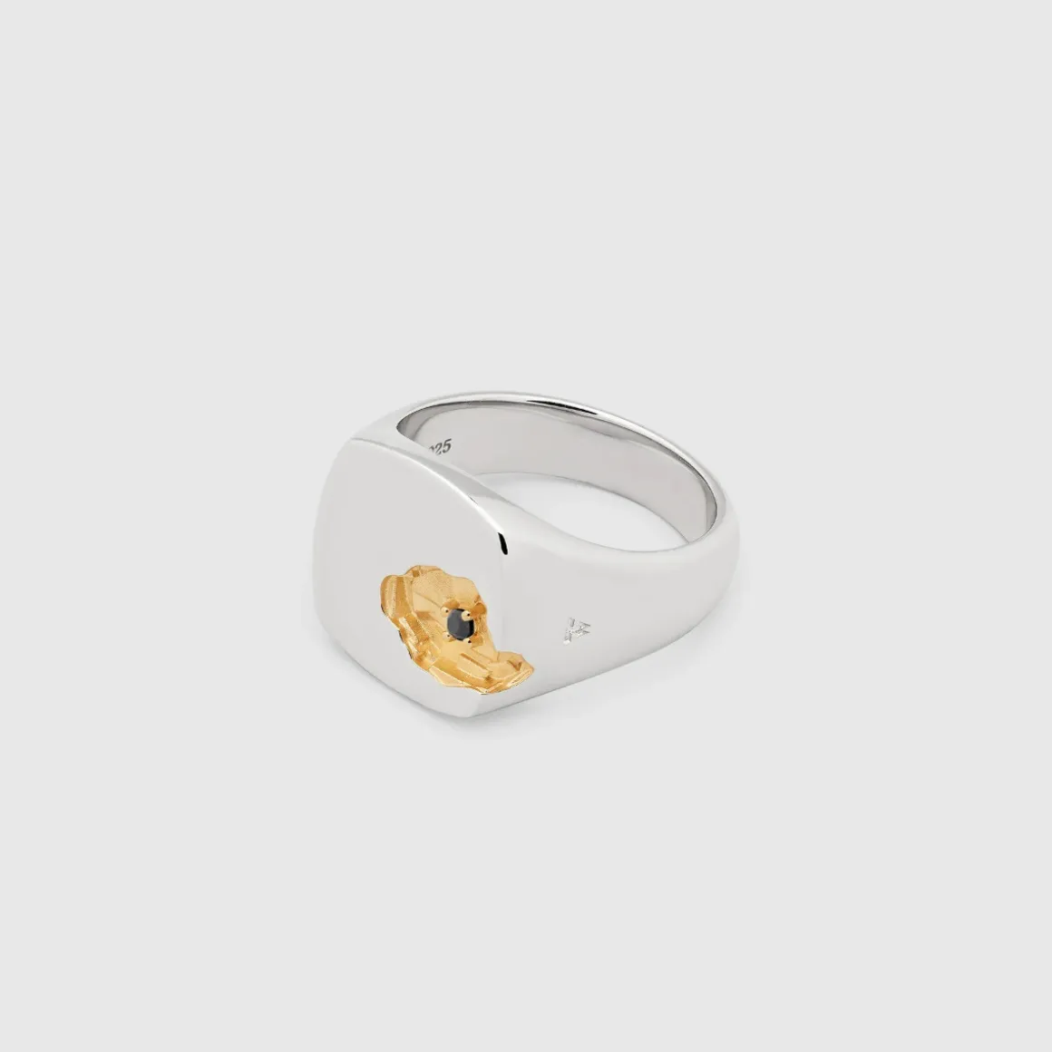 tom_wood_ring_mined_large_2-1.webp TOM WOOD RING MINED LARGE BLACK DIAMOND