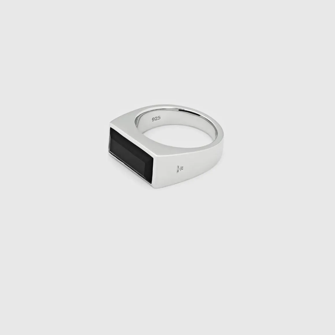 tom_wood_ring_peaky_polis_1.webp TOM WOOD RING PEAKY POLISHED ONYX